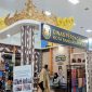 Stan Dinas Perdagangan Kota Bandar Lampung saat Bandar Lampung Expo 2026 di Graha Mandala. Disdag menampilkan produk UMKM mulai dari kain tapis, batik, busana adat, kopi, gula aren hingga madu untuk memperluas akses pasar pelaku usaha lokal.
