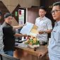  Ketua Umum OKP Komite Analis Pemuda Indonesia (KAPI) Dedi Manda didampingi pengurus menyerahkan berkas laporan pengaduan dugaan penyalahgunaan wewenang dan korupsi SPMB SMP Negeri 1 Kalianda kepada petugas Pelayanan Terpadu Satu Pintu Kejaksaan Negeri Lampung Selatan, Selasa 1 Juli 2026. PROYEKSI.ID/(Foto: Dok. Humas KAPI)
