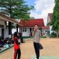 Narasumber memberikan materi tentang etika bermedia sosial dan bahaya jejak digital kepada 216 siswa baru SMAN 1 Tanjungsari dalam kegiatan MPLS 2026. Sekolah menghadirkan materi literasi digital agar siswa bijak dan bertanggung jawab dalam menggunakan media sosial. FOTO: PROYEKSI.ID