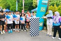 BANDAR LAMPUNG - Para peserta Fun Run Spansa Vaganza bersiap di garis start pada perayaan Diamond Jubilee 75 Tahun SMPN 1 Bandar Lampung, Sabtu (25/7/2026). Kegiatan ini diikuti ribuan peserta dari siswa, guru, tenaga kependidikan, alumni, dan masyarakat. Foto: istimewa