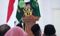 Dikukuhkan Jadi Guru Besar, Rektor UIN RIL: Jangan Berhenti di Kampus, Turun ke Masyarakat