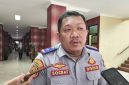 BANDAR LAMPUNG -- Kepala Dinas Perhubungan Kota Bandar Lampung Socrat Pringgodanu memberikan keterangan kepada wartawan terkait rencana Pemkot mengaktifkan kembali layanan bus kota dan perbaikan halte rusak, Senin (27/7/2026). foto: istimewa