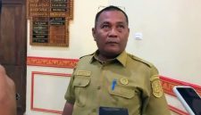 Kepala Dinas PU Kota Bandarlampung Dedi Sutiyoso saat dimintai keterangan usai RDP dengan Komisi III DPRD Kota Bandarlampung terkait rendahnya serapan APBD dan temuan BPK, Senin 27 Juli 2026. Foto: istimewa