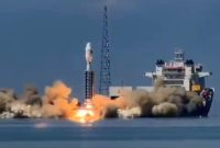 HAIYANG, CHINA – Detik-detik peluncuran roket Smart Dragon-3 yang membawa Satelit Hiperspektral Lampung-1 di perairan Haiyang, Provinsi Shandong, Rabu (5/8/2026). Satelit ini akan digunakan untuk mendukung sektor pertanian, lingkungan, dan data pembangunan di Lampung. (FOTO: DOK. PEMPROV LAMPUNG)