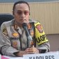 Kapolres Lampung Selatan AKBP Deddy Kurniawan saat memberikan keterangan pers terkait penangkapan dua pelaku curanmor di Kalianda, Jumat (14/8/2026). FOTO: PROYEKSI.ID