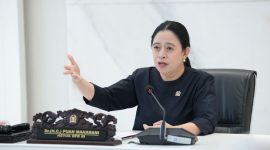 Ketua DPR RI Dr. (H.C.) Puan Maharani meminta pemerintah bergerak cepat menangani dampak gempa M7 di NTT saat memberikan keterangan di Jakarta, Sabtu (15/8/2026). FOTO: DPR RI

