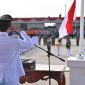 Bupati Lampung Selatan Radityo Egi Pratama memberi hormat saat pengibaran Bendera Merah Putih pada upacara HUT ke-81 Kemerdekaan RI di Menara Siger, Bakauheni, Senin (17/8/2026). FOTO: Istimewa