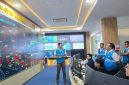 General Manager PLN UID Lampung Noer Soeratmoko memantau sistem kelistrikan secara real time dari UP2D Lampung untuk mengamankan pasokan listrik HUT RI ke-81, Senin (17/8/2026). FOTO: DOK. PLN UID LAMPUNG

